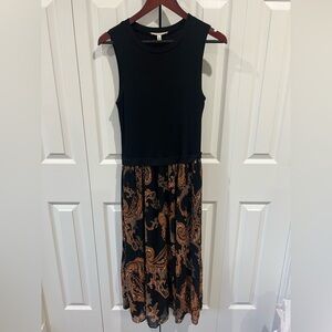 Les Serein Sleeveless Top & Pleated Maxi Dress